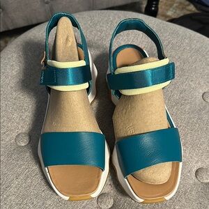 SOREL KINETIC Y-STRAP HIGH SANDAL, size 7.5 with box